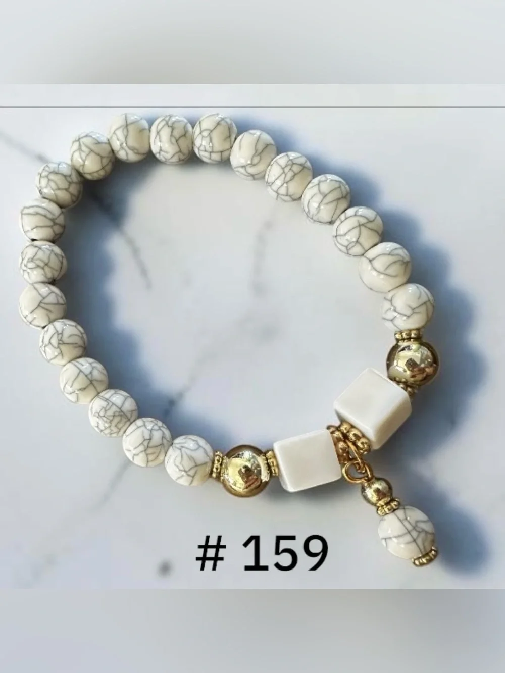 White Marbled Beaded Stretch Bracelet Gold Tone Dangle Charm NWOT